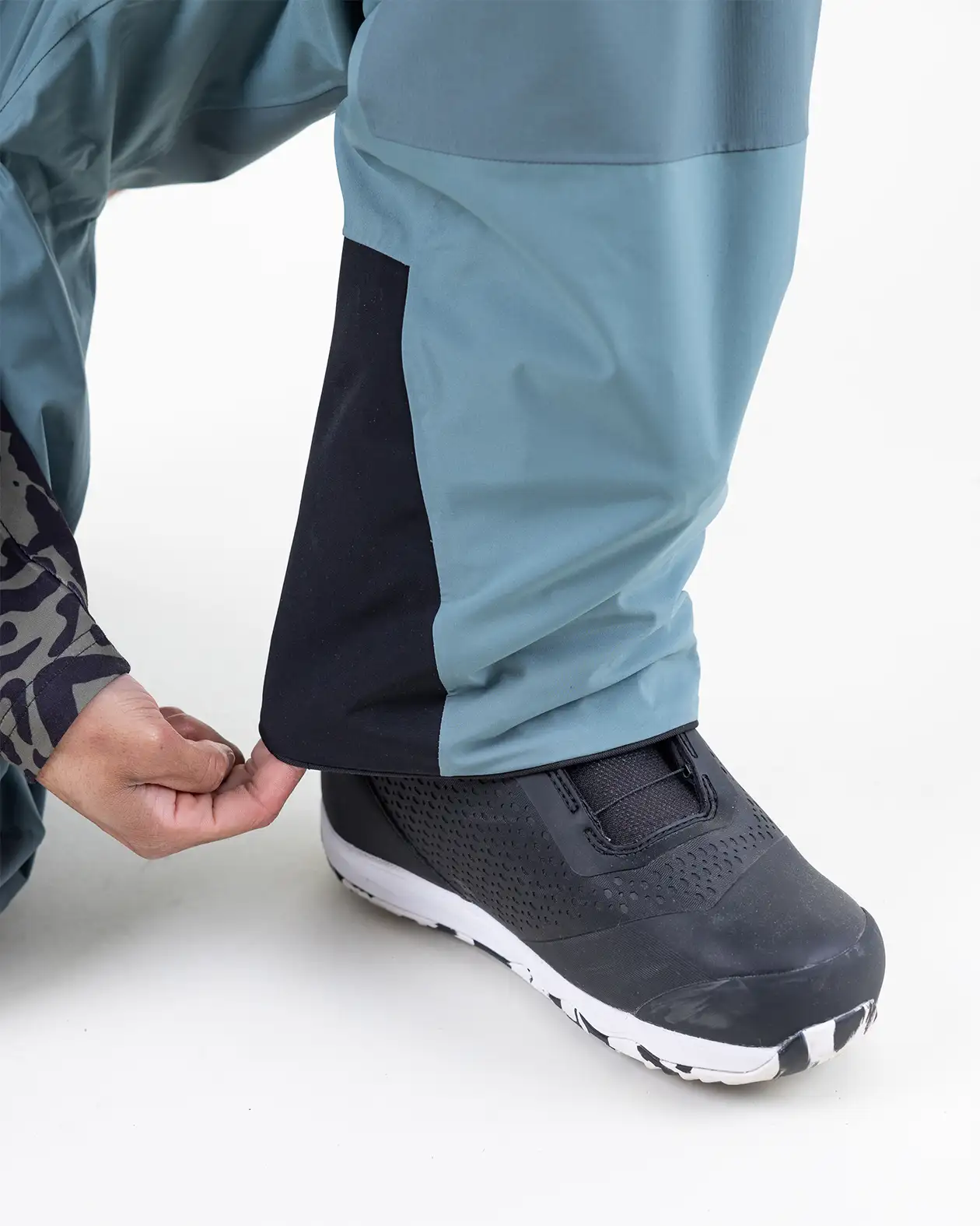 Men’s MTN Surf Recycled Pants - Image 9